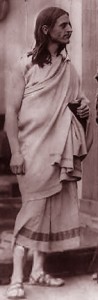 Raymond Duncan in toga & sandals, 1912